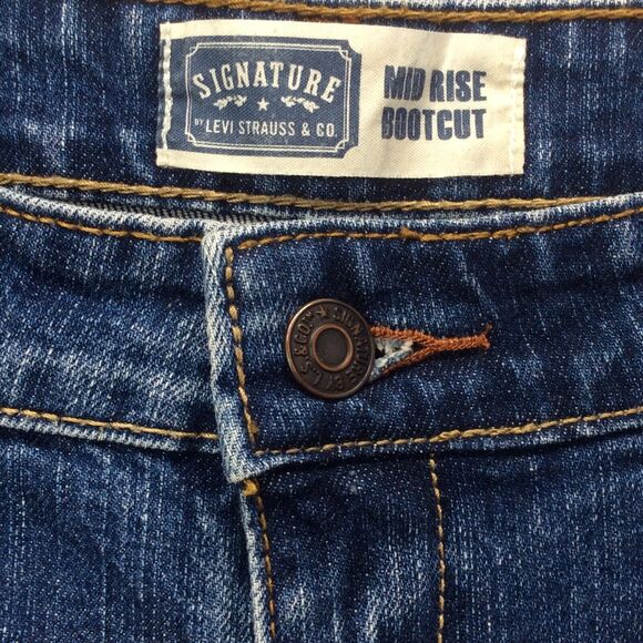 Levi's Signature Jeans Women's Size 12 Mid Rise Bootcut Med Wash Festive Stretch - Picture 5 of 9